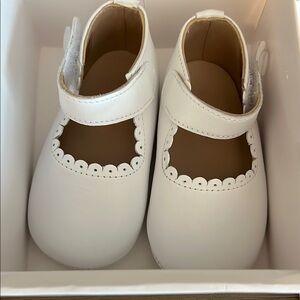 Elephantito White Baby Walker Shoes with Scalloped Design